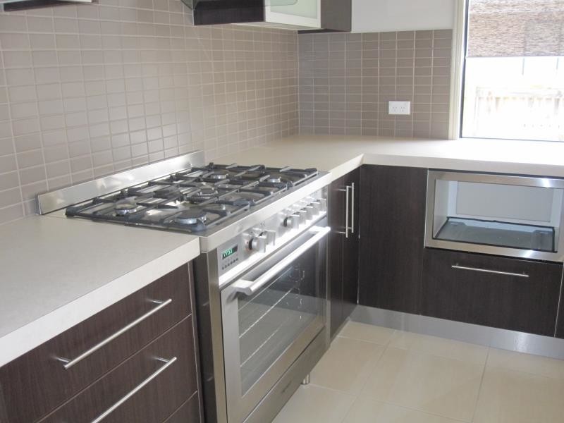 8 Puffer Court, Mount Louisa QLD 4814